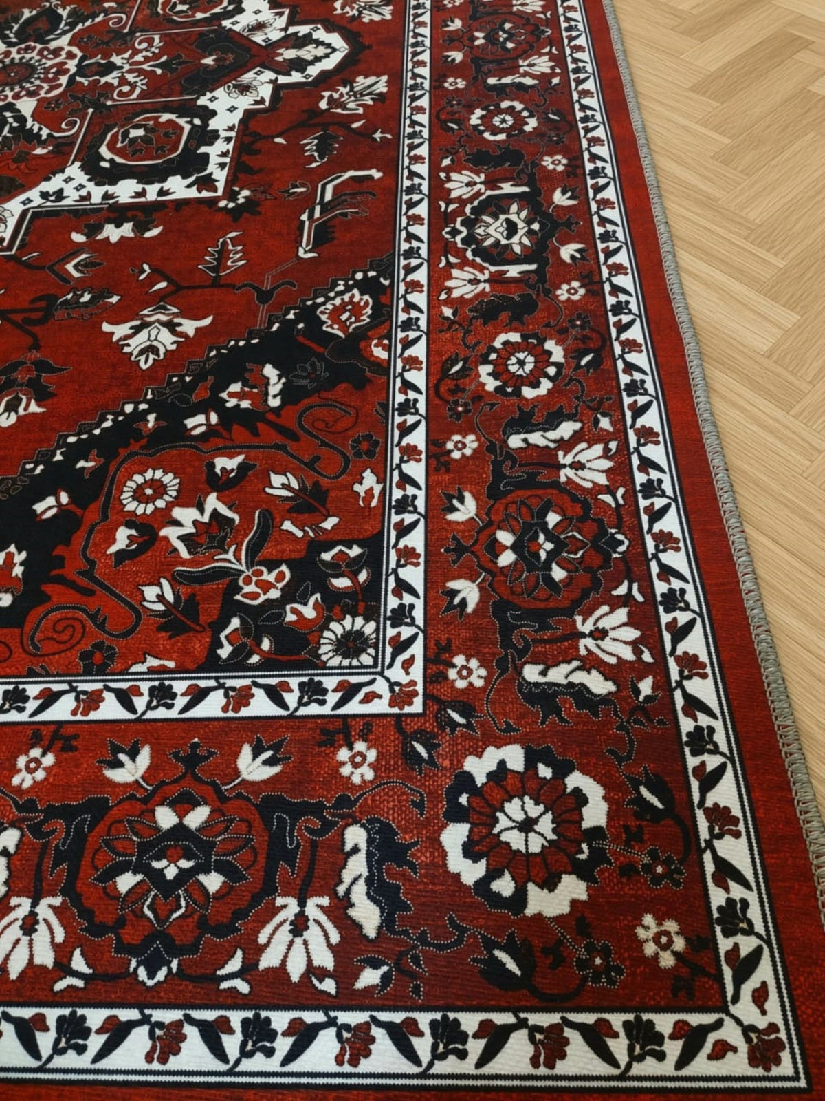 Saray Black Chenille Rug