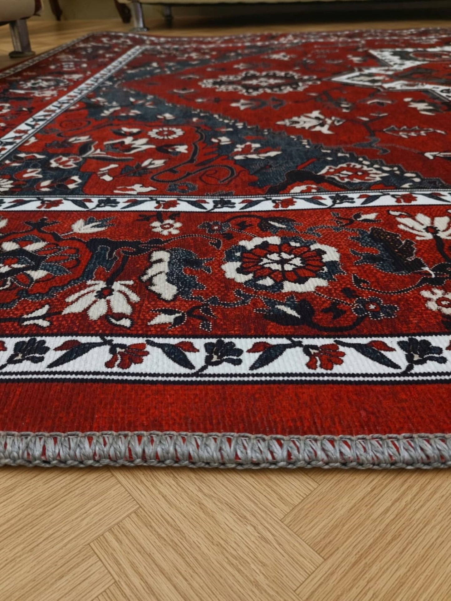 Saray Genzary Chenille Rug